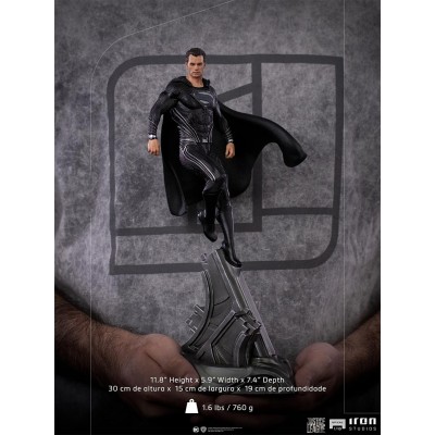 Статуетка Iron Studios Zack Snyder’s Justice League - Superman Black Suit Art Scale 1/10